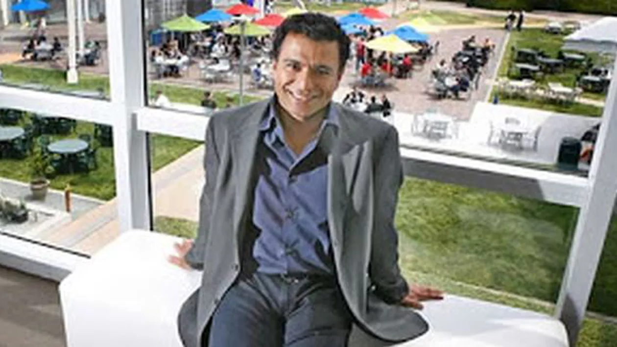 Omid Kordestani este noul director executiv al rețelei de micro-blogging Twitter