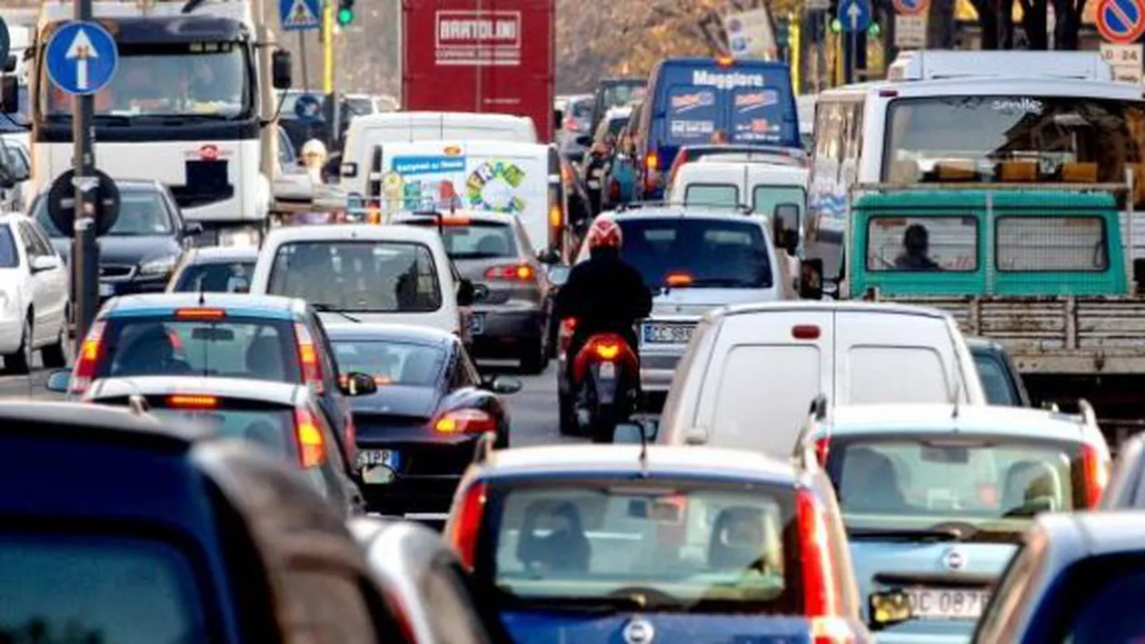 Trafic de coșmar în Capitală: Zeci de șoferi sunt blocați în sudul orașului (VIDEO)