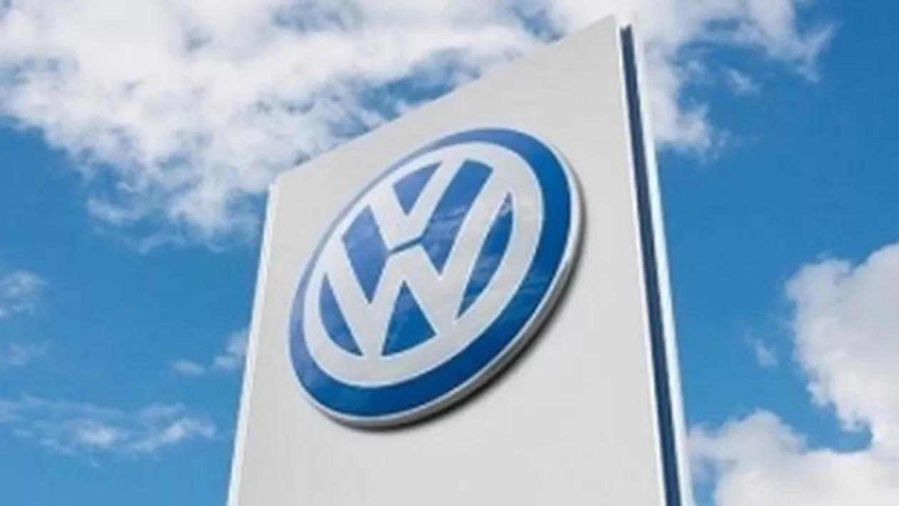 Autoritatea germană de reglementare a pieţei auto a cerut Volkswagen să recheme în service 2,4 milioane de automobile diesel