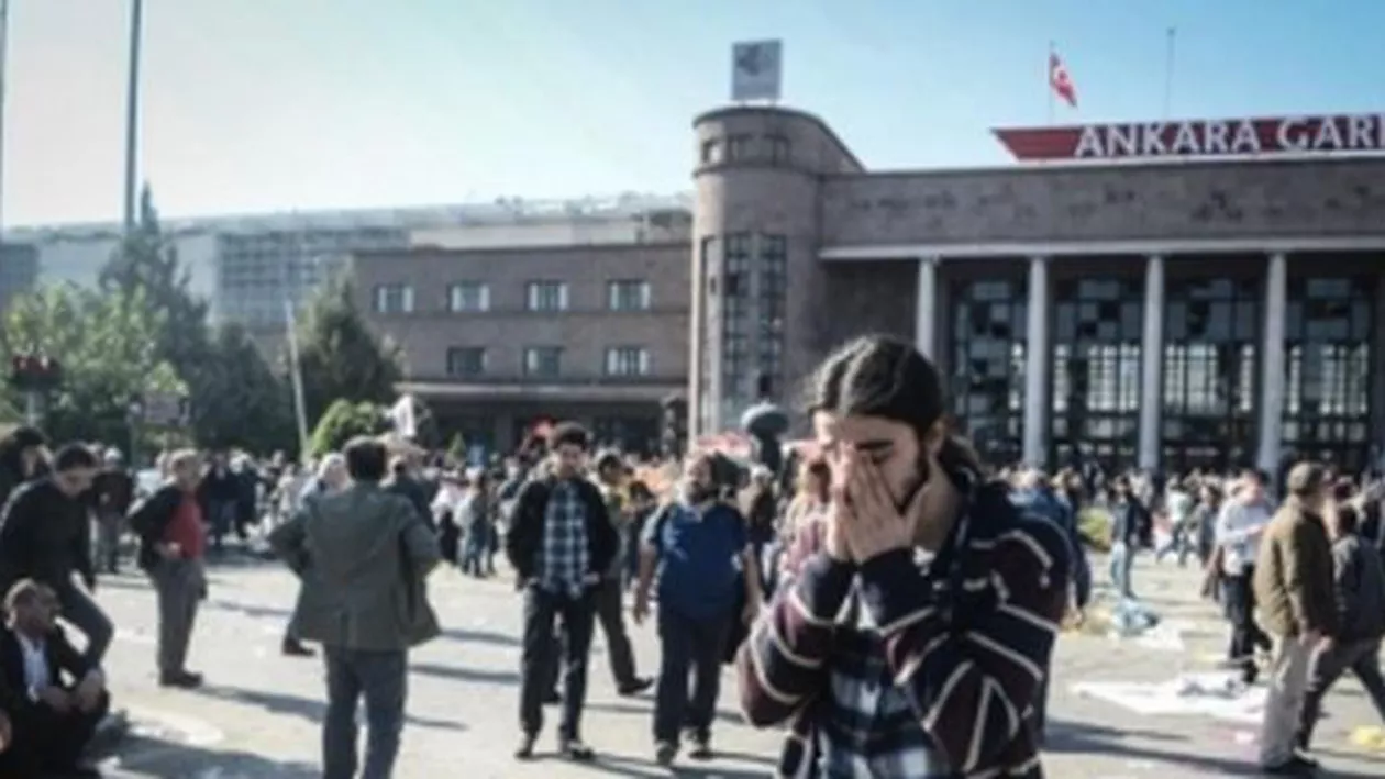 Presa din Turcia: Numele autorilor atentatelor de la Ankara figurau pe o listă cu presupuși teroriști jihadiști, consultată de servicile secrete cu trei zile înaintea atacurilor