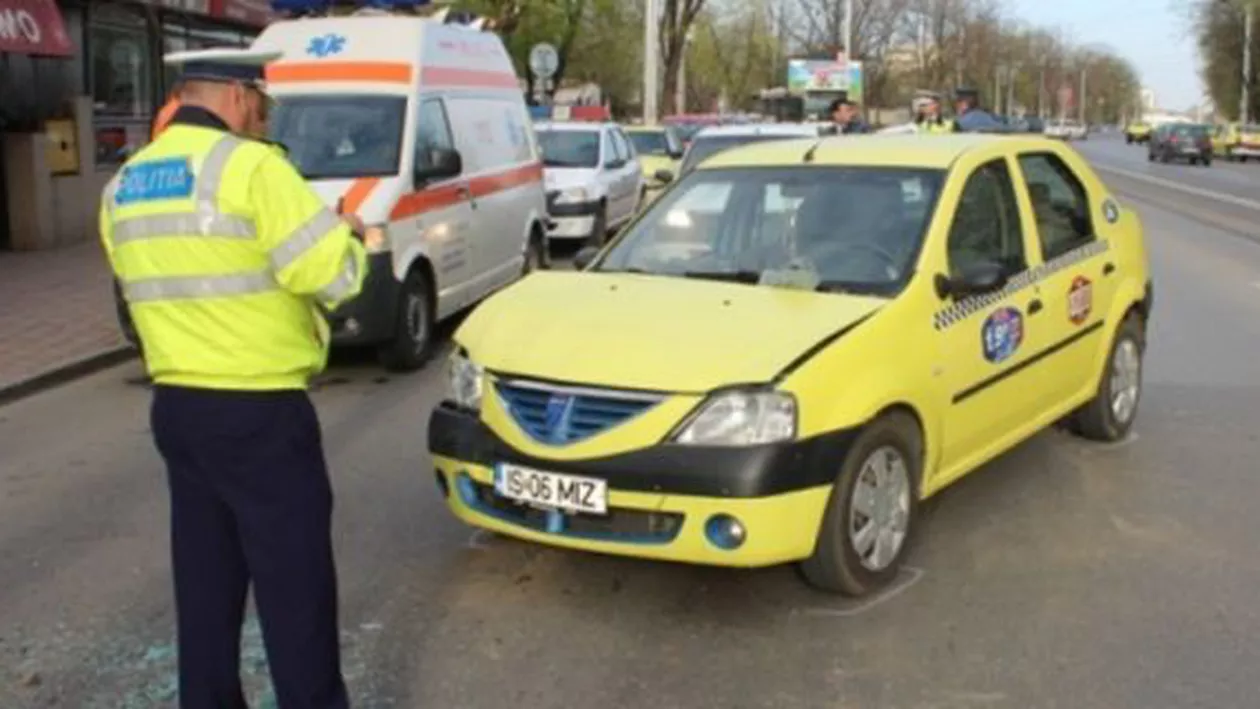 Constanța: Cinci persoane rănite în urma unui accident provocat de un taximetrist care a virat pe linia continuă
