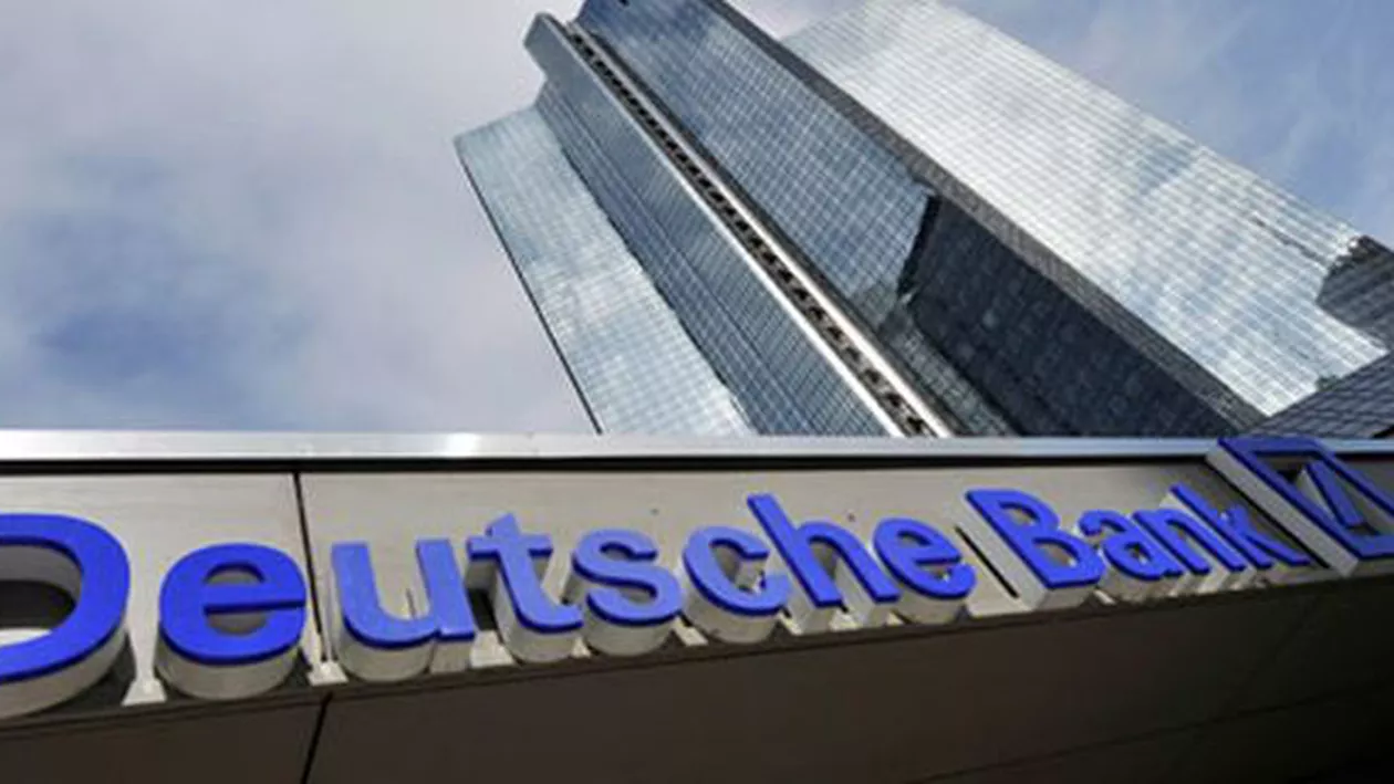 Deutsche Bank, suspectată că l-a ajutat pe Putin să scoată bani din Rusia și să îi mute în Marea Britanie
