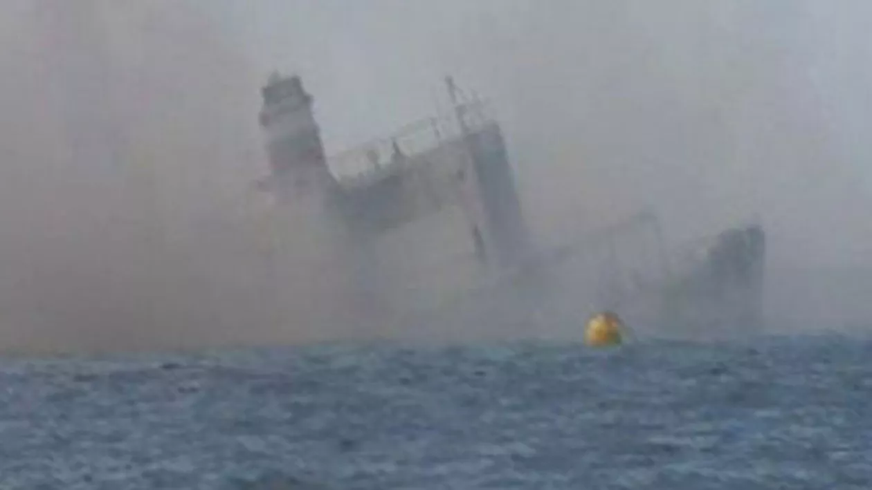 Un vas s-a scufundat în Marea Neagră: Cel puțin 12 oameni au murit