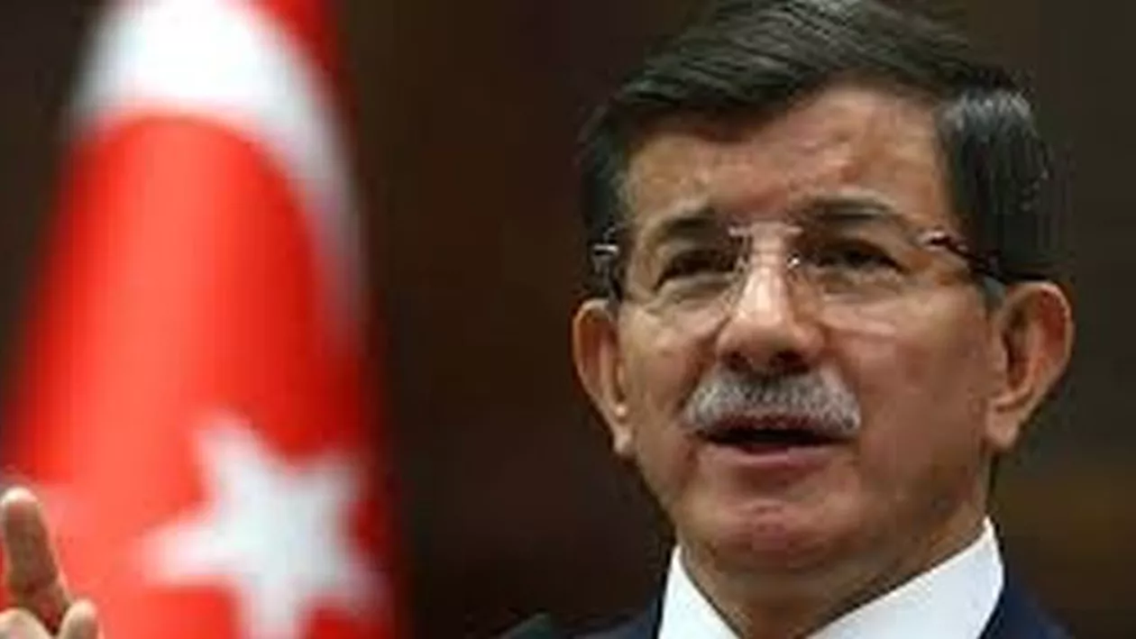 Premierul Ahmet Davutoglu: Turcia nu e un lagăr de concentrare unde rămân toți refugiații