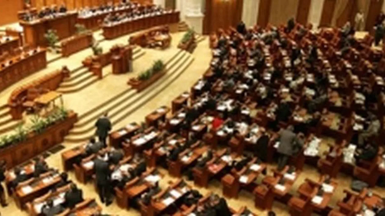 Deputații dezbat, miercuri, cererea DNA de reținere și arestare a Elenei Udrea