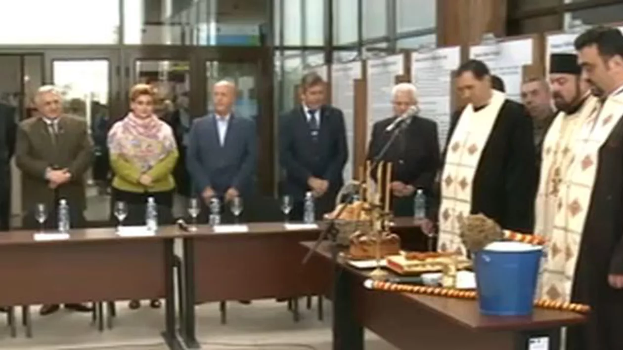 Centru de informare turistică, inaugurat într-o zonă cu 10.000 de turiști anual: Localnicii sunt nemulțumiți că banii europeni nu au fost folosiți pentru asfaltarea drumurilor
