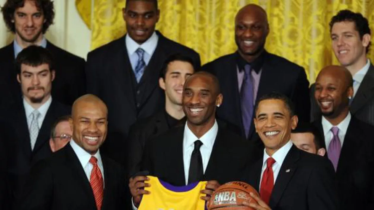 Barack Obama, prezent la partida de deschidere a noului sezon din NBA