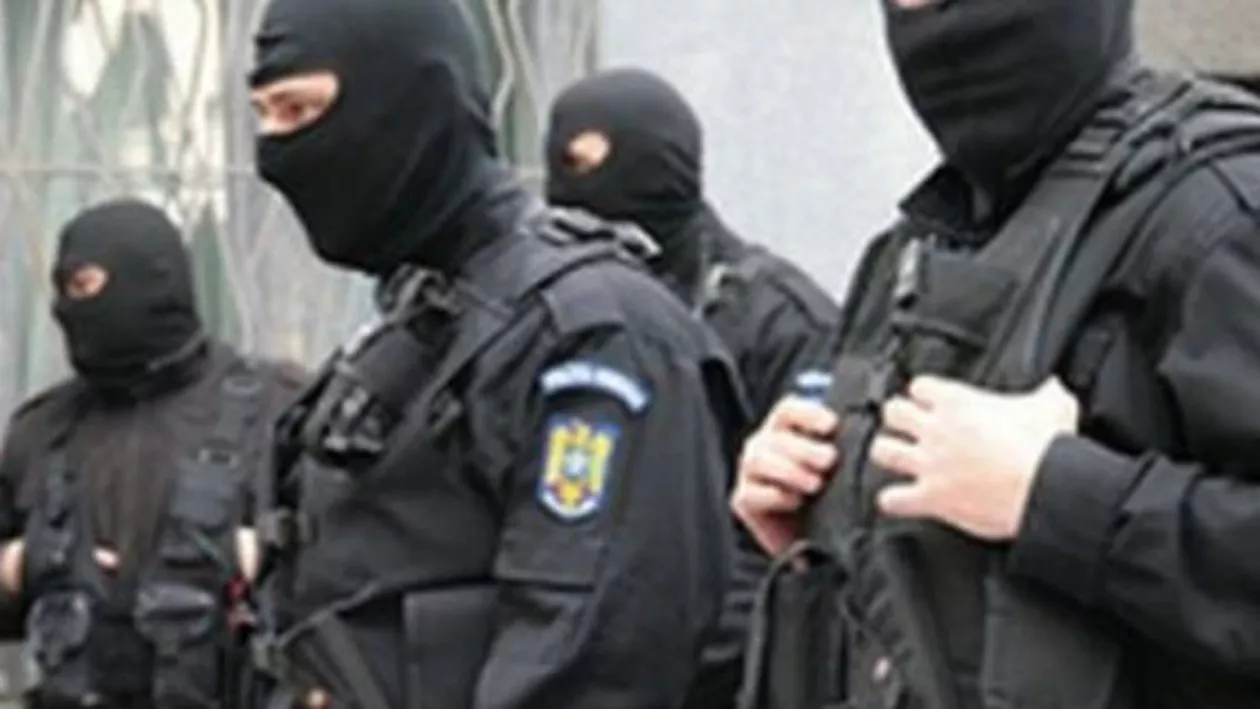 Argeș: Percheziții, efectuate la firme suspectate de concurență neloială și vânzare de mărfuri contrafăcute