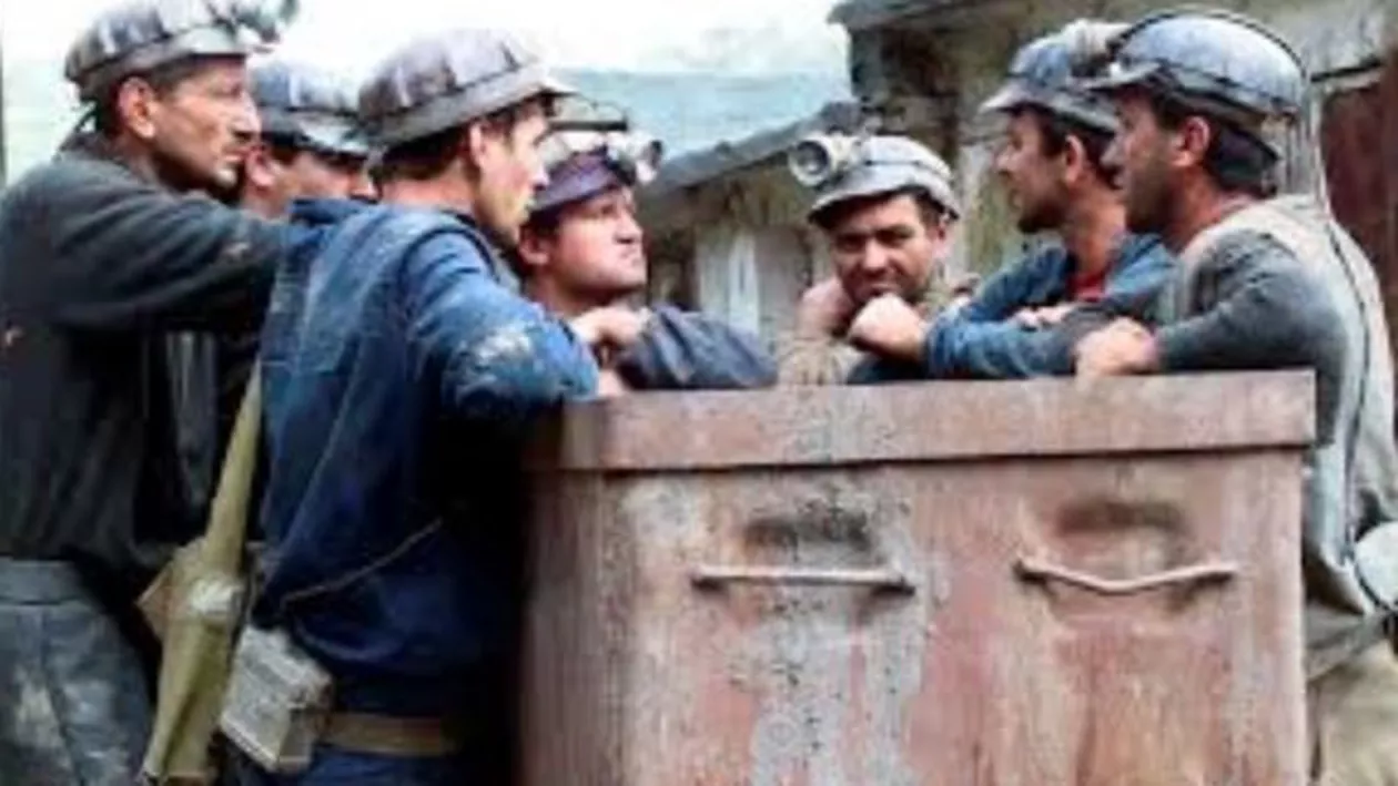 “Este un moment trist pentru Valea Jiului". Cea mai veche mină din România s-a închis după 156 de ani de activitate: Echipamentele de la Petrila, vândute la fier vechi