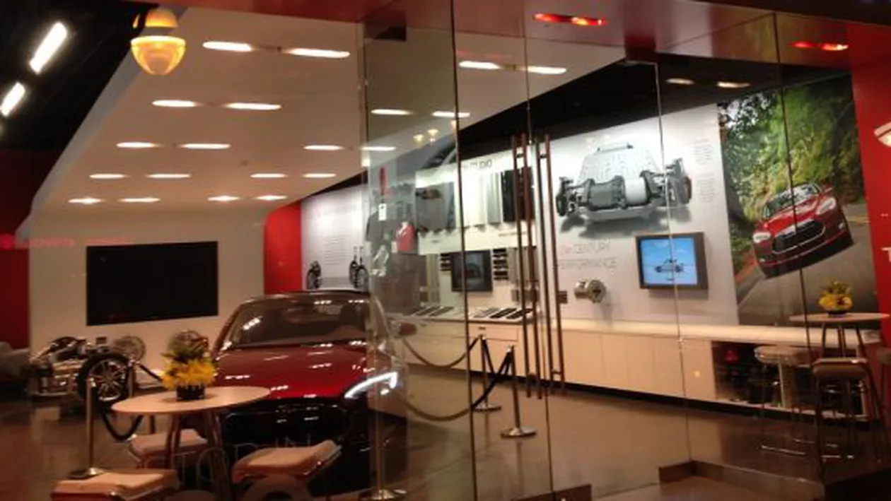 Tesla se confruntă cu două probleme majore, însă nu legate de mașinile sale