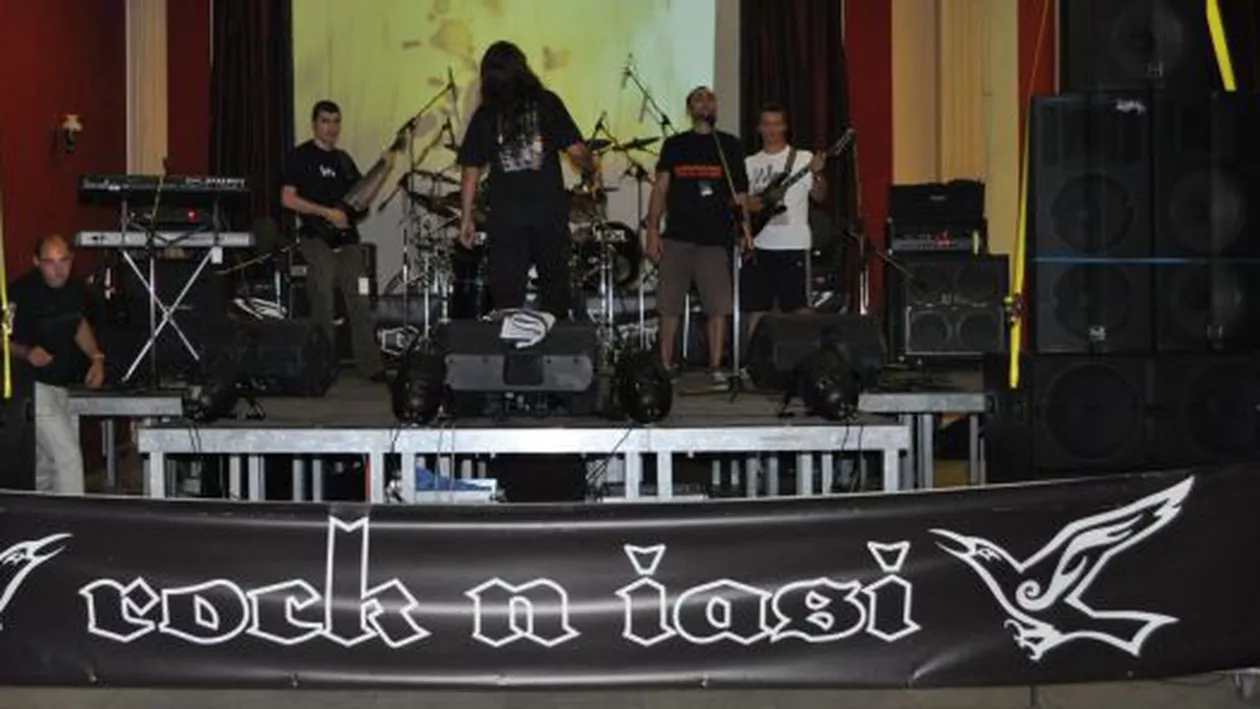 Rock'N'Iaşi s-a anulat: Toboșarul trupei Bucium, Adrian Rugină, printre cele 29 de victime ale tragediei din Capitală