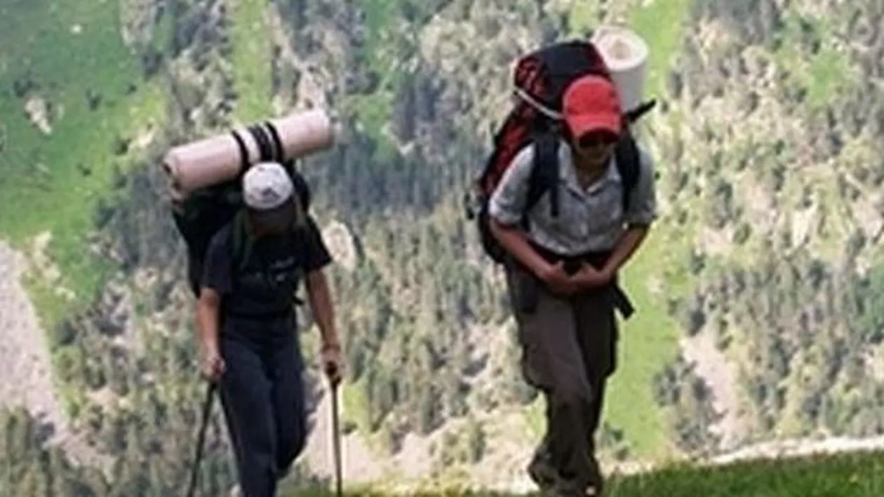 Un bărbat a murit în Masivul Piatra Craiului după ce a căzut de pe stânci