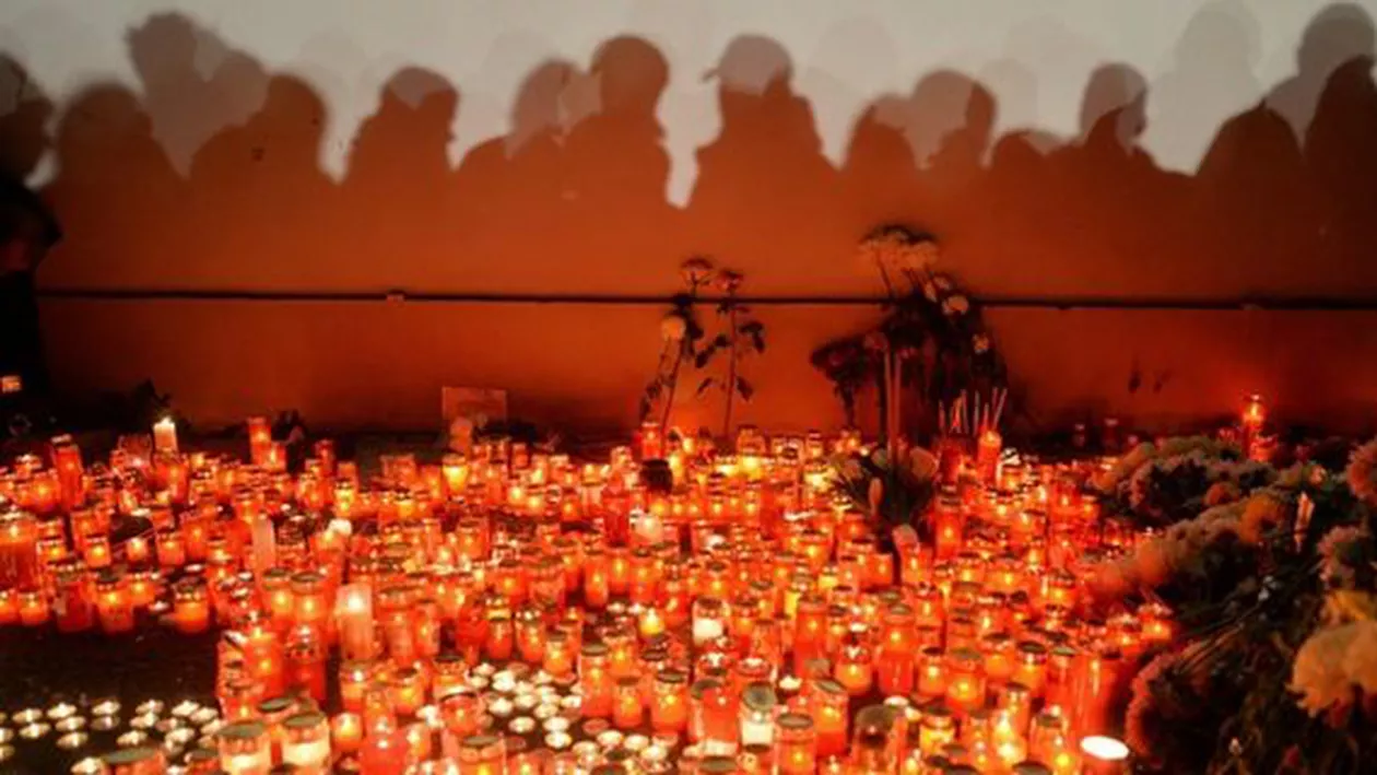 Ploiești: Circa 100 de oameni au protestat față de incendiul din clubul Colectiv