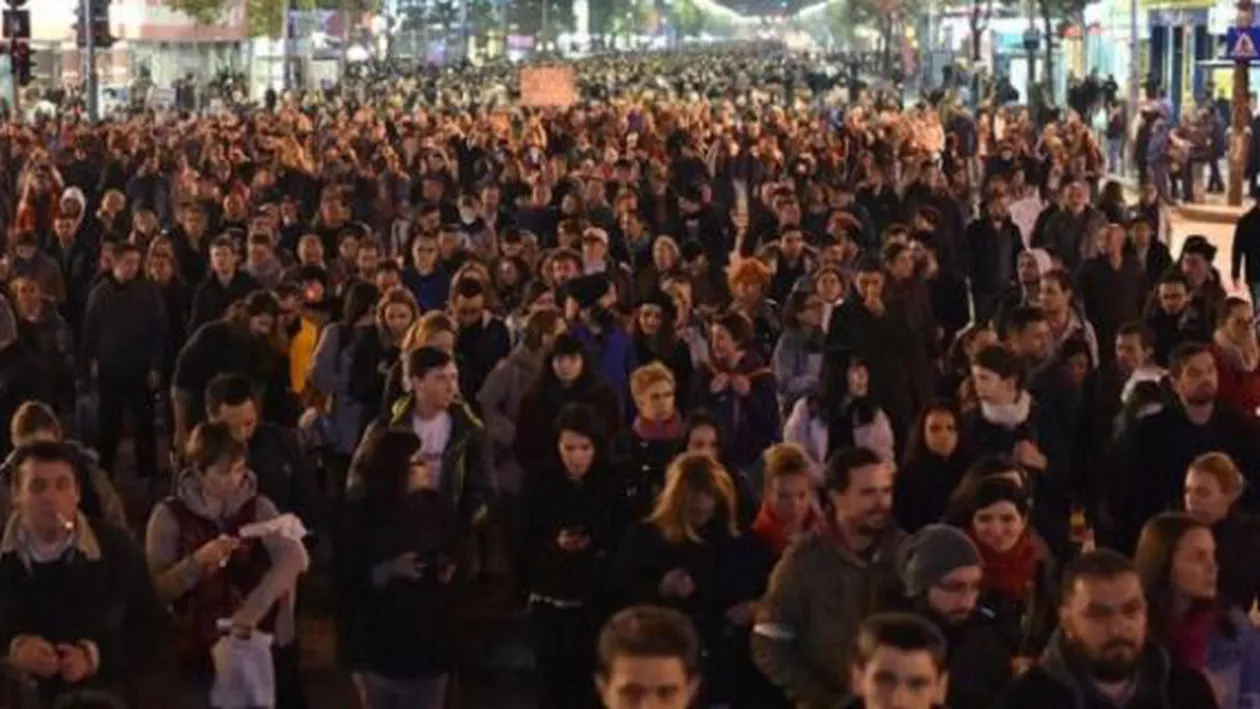 Se pune la cale Guvernul Facebook: De la Ana Blandiana şi judecătoarea Camelia Bogdan, până la propuneri surpriză pentru funcţia de premier