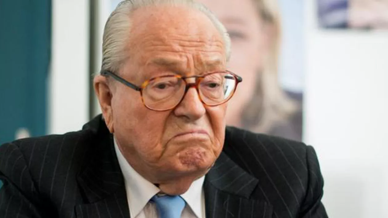 Percheziții la reședința din Paris a fostului lider a extremei drepte franceze. Jean-Marie Le Pen este acuzat de evaziune fiscală și spălare de bani