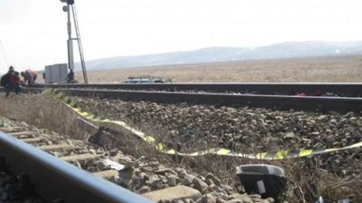 Germania: Un camion care transporta un vehicul militar american a fost lovit de tren (VIDEO)