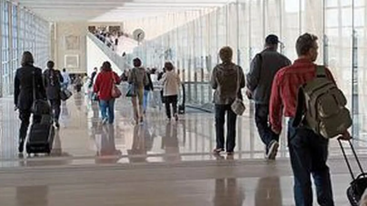 Moscova nu intenționează repatrierea celor 80.000 de turiști aflați în Egipt