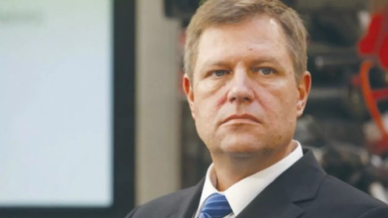 Iohannis își păstrează inflexibilitatea chiar și fața supraviețuitorilor de la Colectiv : "Nu era greu să-l strângă în braţe pe acest supravieţuitor al atentatului comis de corupţia statului român"