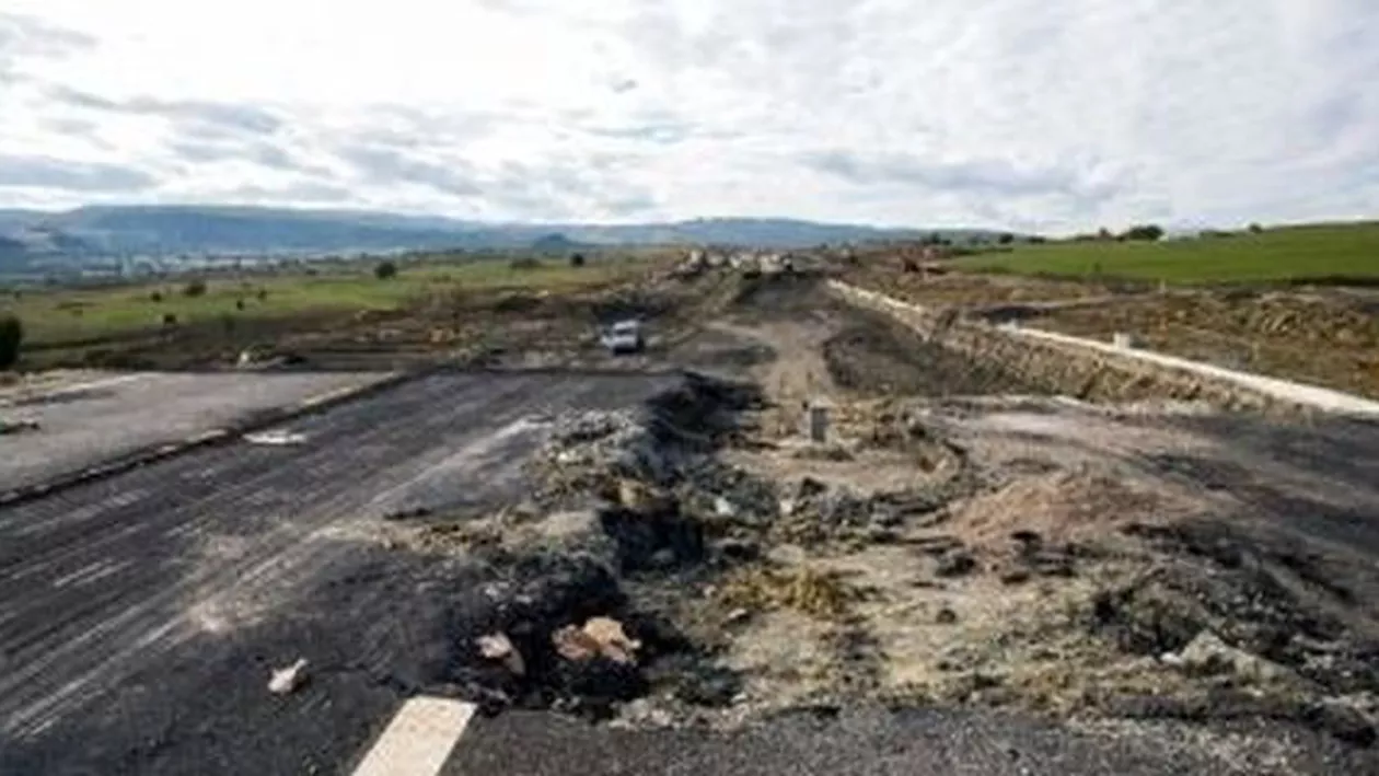 Plângere penală pentru dezastrul de pe autostrada "plutitoare" Orăştie-Sibiu: CNADNR îi cheamă în judecată pe italienii de la Salini Impregilo