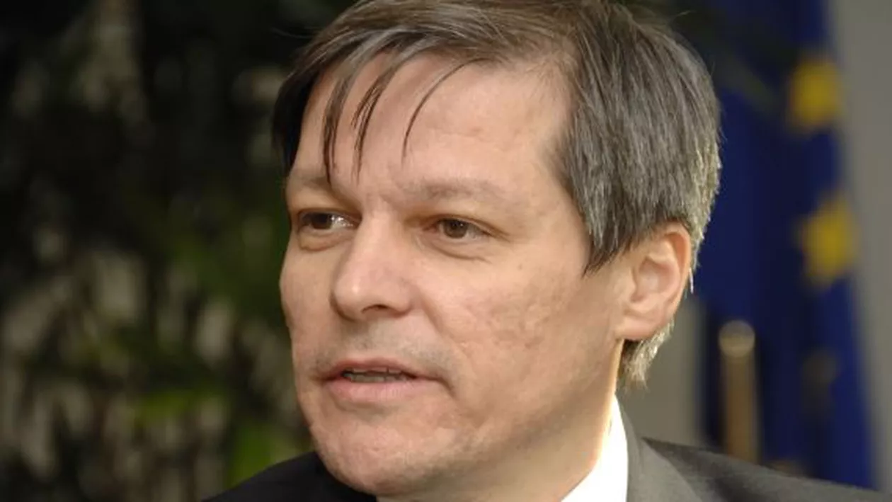 Premierul desemnat negociază cu Alina Gorghiu și Vasile Blaga: Dacian Cioloș discută cu liderii PNL despre programul de guvernare (VIDEO)