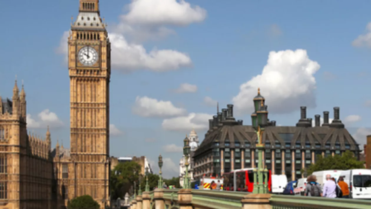 Numărul românilor și bulgarilor care muncesc în Marea Britanie a depăşit pentru prima dată 200.000