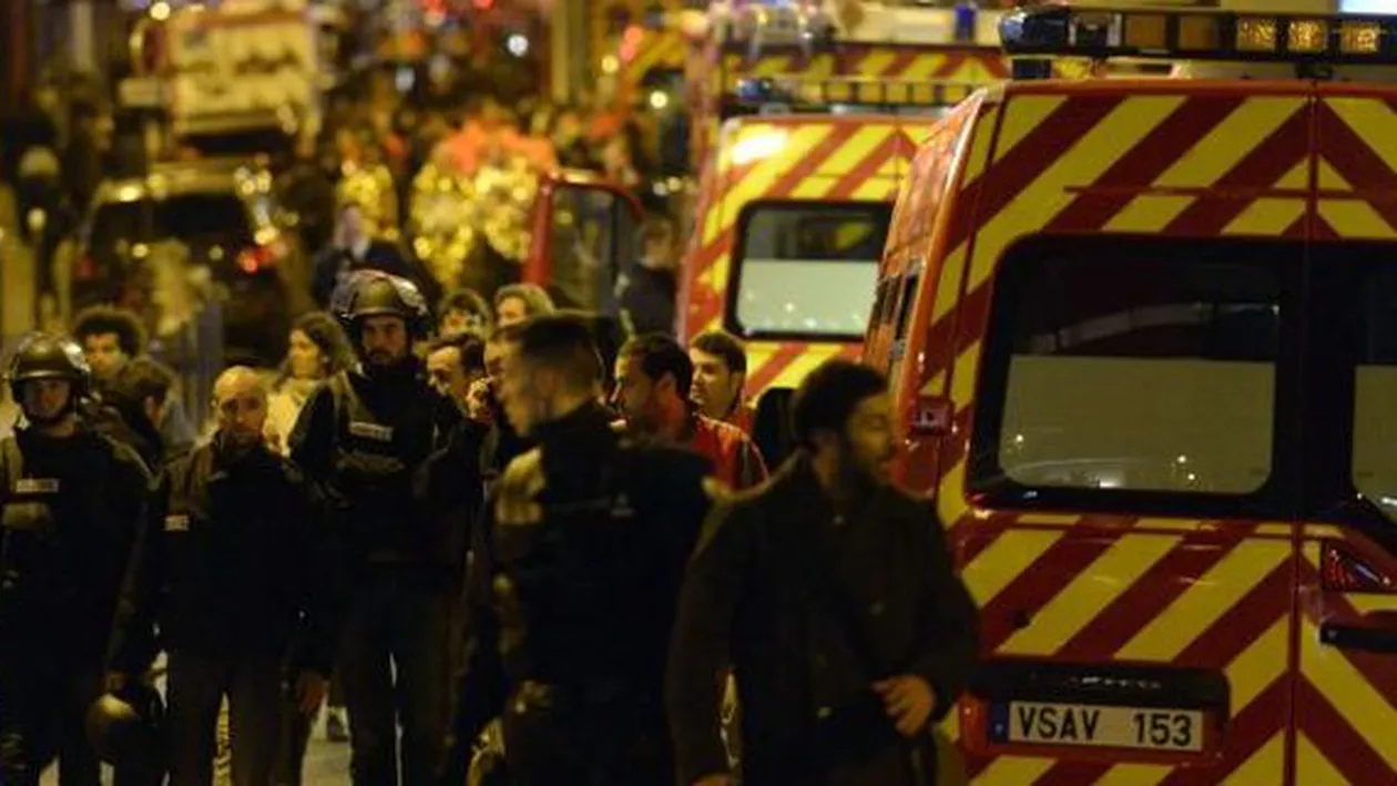 Autoritățile franceze urmăresc mai multe mașini cu care ar fi reuşit să fugă unii dintre autorii atacurilor teroriste din Paris