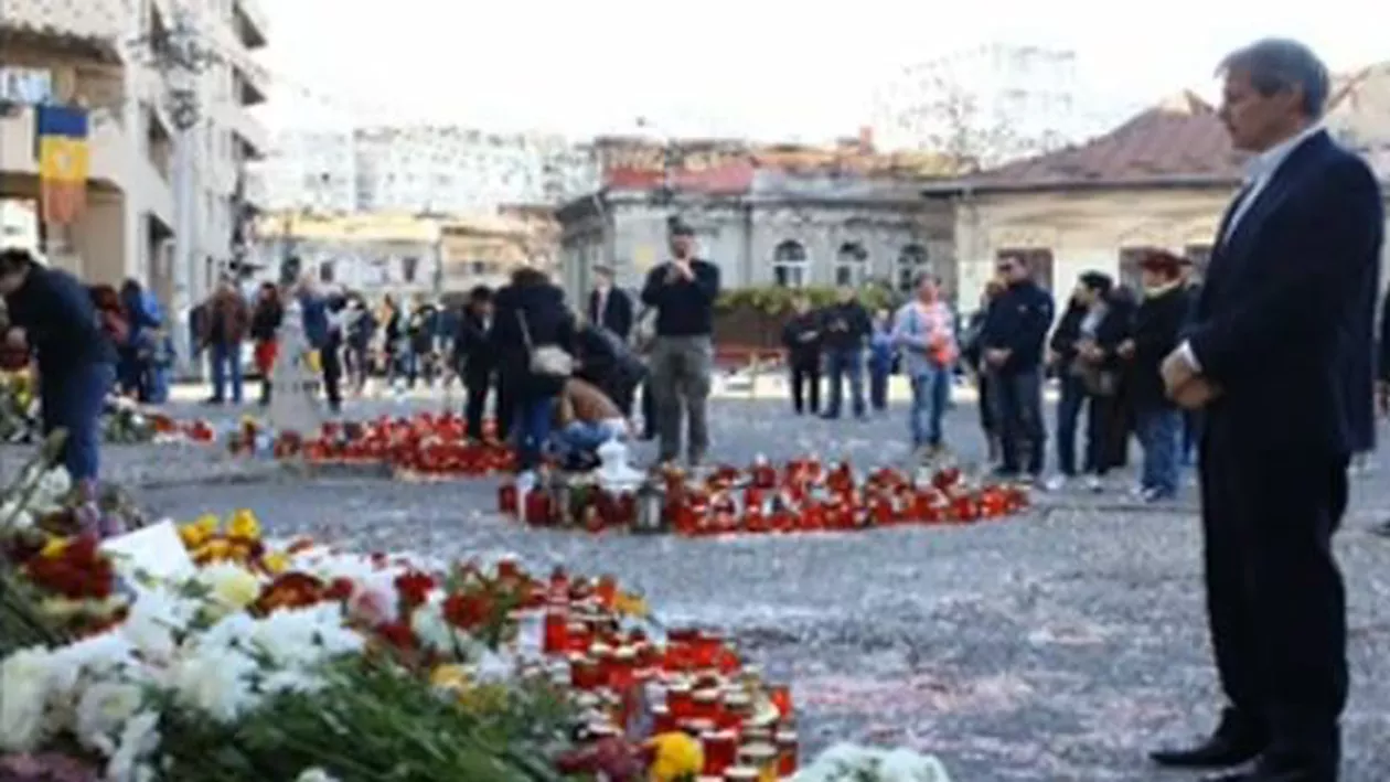 Dacian Cioloș a adus un omagiu victimelor tragediei din clubul Colectiv
