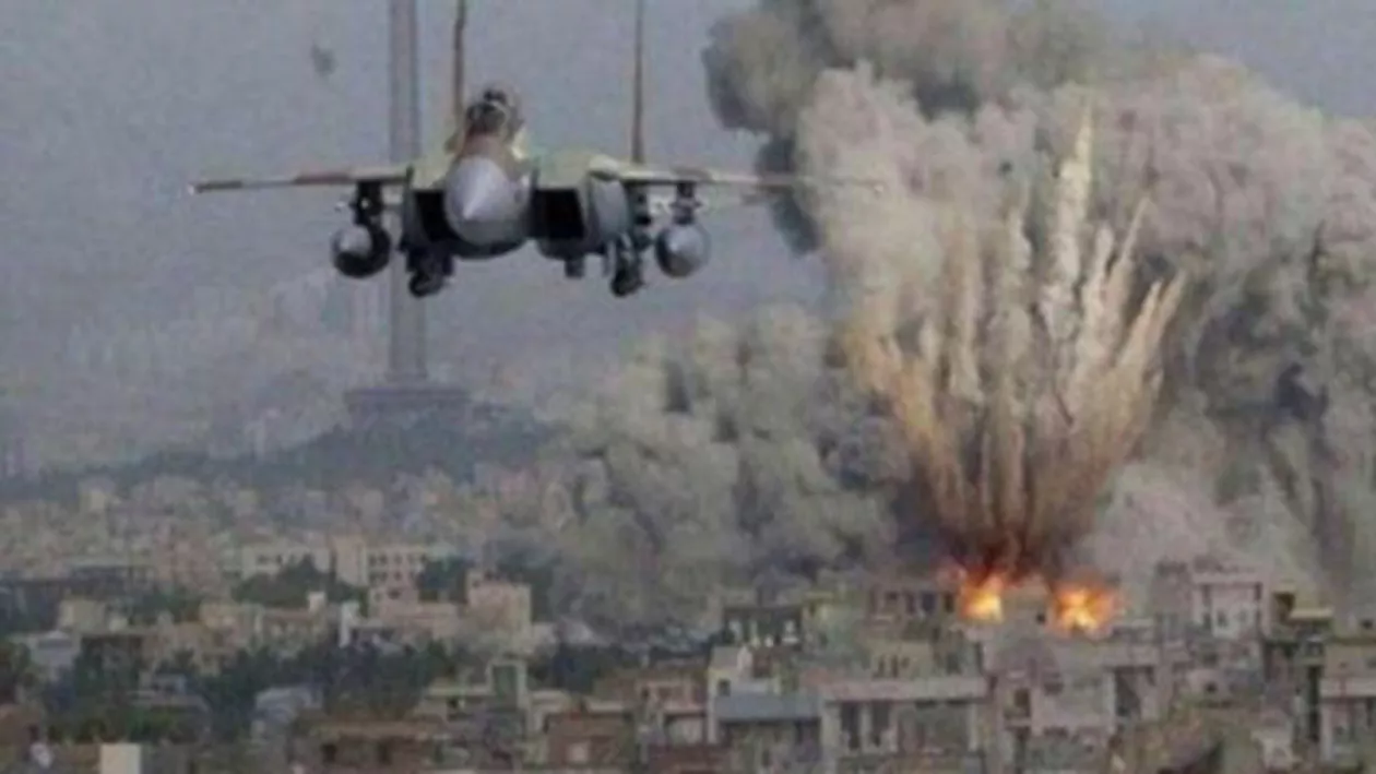 Franța a bombardat un oraș sirian. ISIS răspunde: Obiectivele distruse erau abandonate. Nu există victime