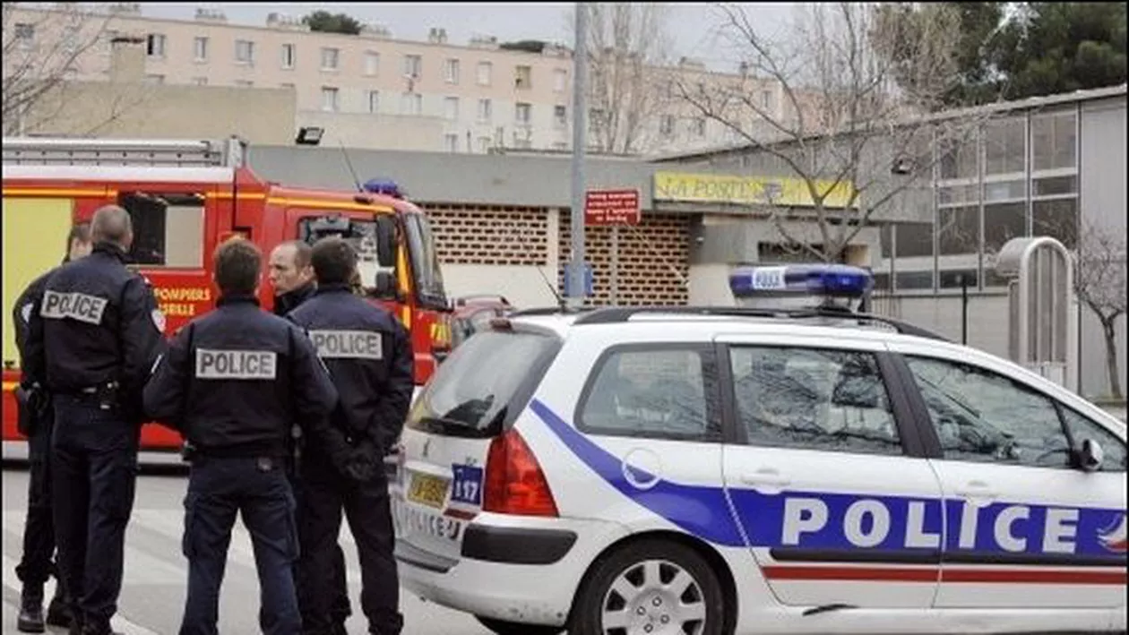 Atentatele din Paris:Turcia a alertat Franța în privința unui atacator