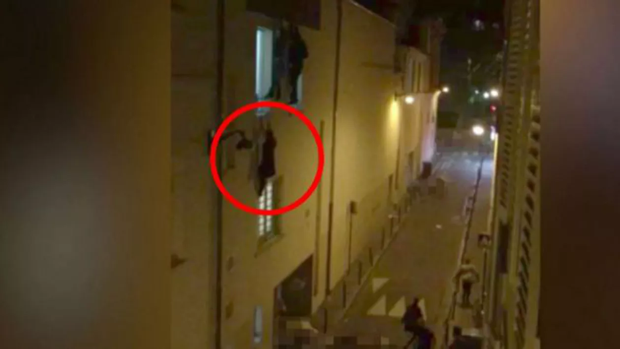 "Ajutor, ajutor! Sunt însărcinată". Tânăra care s-a agăţat de o balustradă de la etajul 2 pentru a scăpa de terorişti este bine. Iubitul ei a aflat de la televizor că va deveni tată (VIDEO)