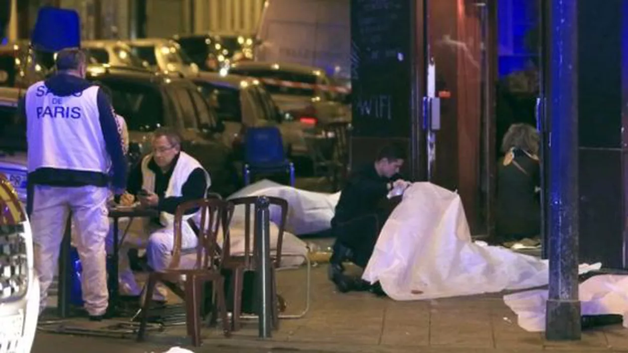 Atentatele de la Paris: Attou și Amri, suspecții cu mandate de arestare emise, și-ar fi fabricat singuri centurile cu explozibil