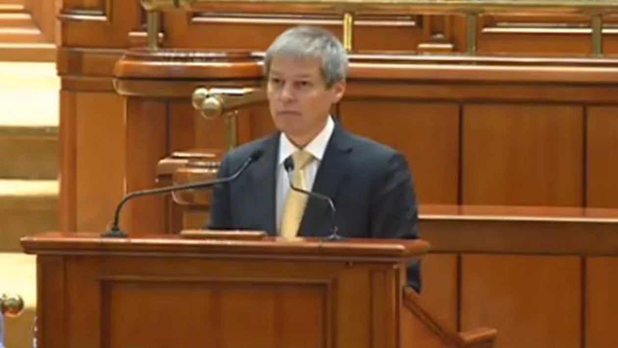 Dacian Cioloș, în fața parlamentarilor: Sunt conștient că așteptările sunt uriașe. Guvernul nu se poate angaja la reformă pe toate fronturile (VIDEO)