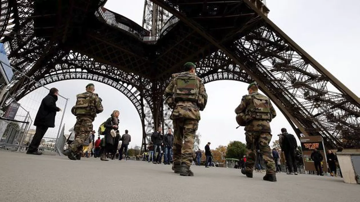 Atentatele de la Paris: Poliția caută un al nouălea atacator