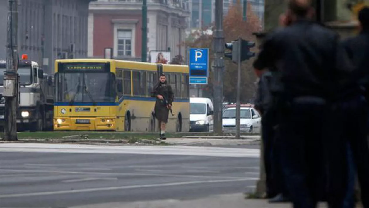 Sarajevo: Un bărbat înarmat s-a sinucis după ce a ucis doi soldați bosniaci