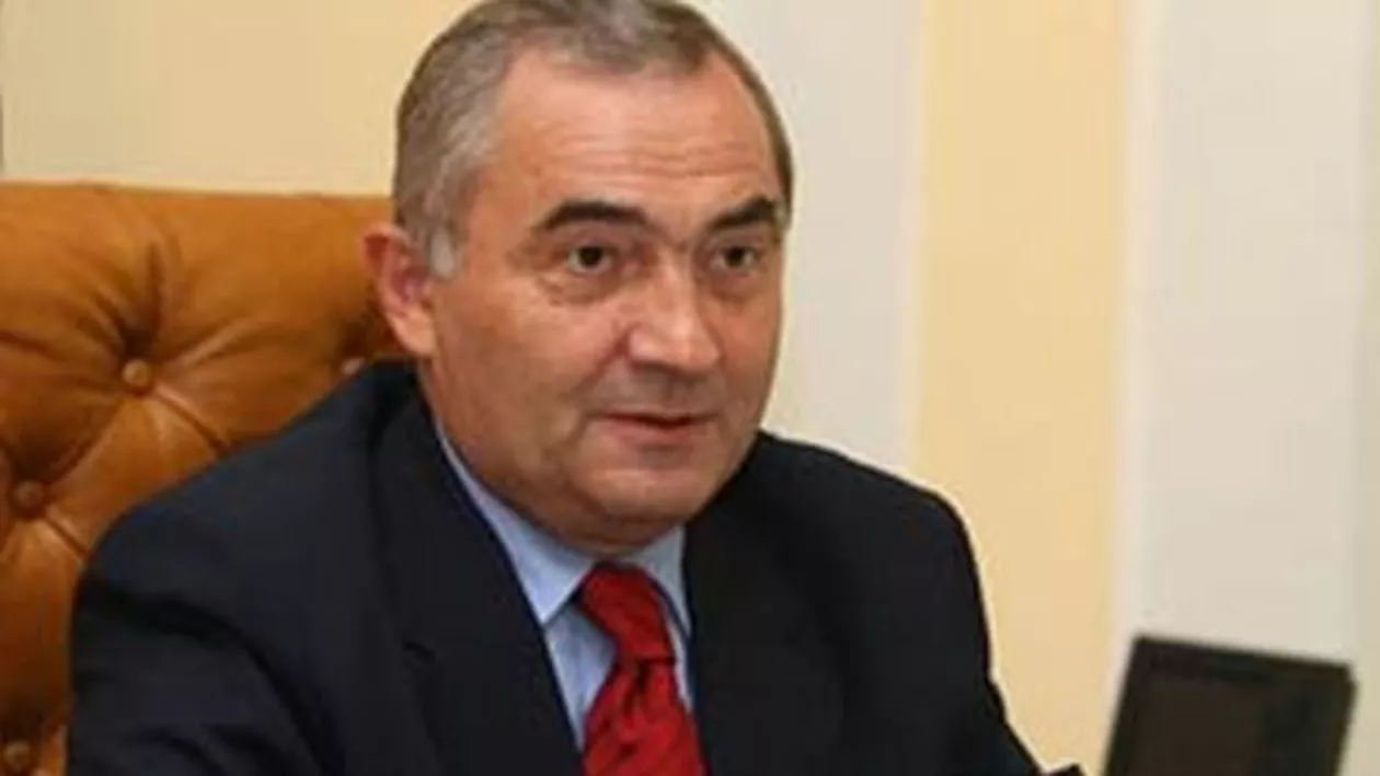 Cioloș l-a desemnat pe Lazăr Comănescu ca reprezentant al României la summit-ul din China
