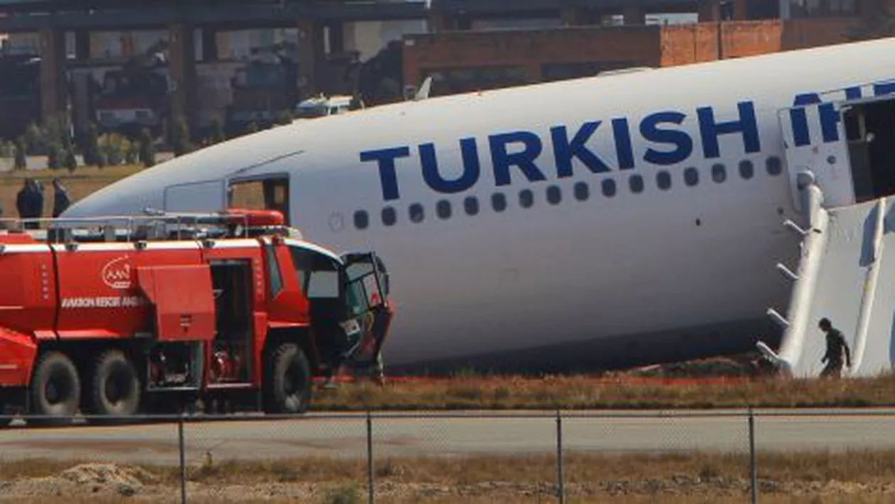 Alertă cu bombă: Un avion Turkish Airlines care efectua cursa New York-Ankara, deviat în Canada