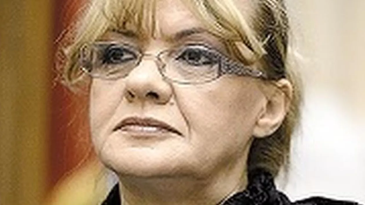 Ruxandra Avram (BNR): Comisionul de interogare a soldului la cardul de debit este imoral. Sunt câteva comisioane inventate și considerate imorale