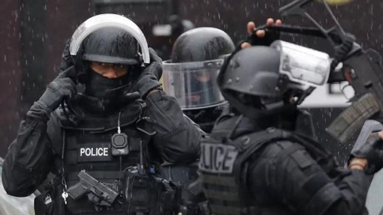 Luare de ostatici în orașul Roubaix din nordul Franței. Primăria locală: Autorii au încercat să efectueze o spargere, apoi au luat ostatici