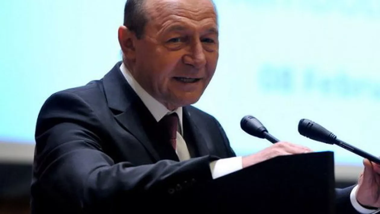 Traian Băsescu, prezent la Judecătoria Sectorului 5 pentru dosarul "Demisia în 5 minute" (VIDEO)
