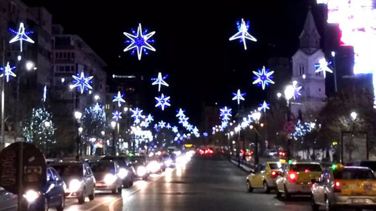 Beculețele care îmbodobesc Bucureștiul de Sărbători vor fi aprinse luni