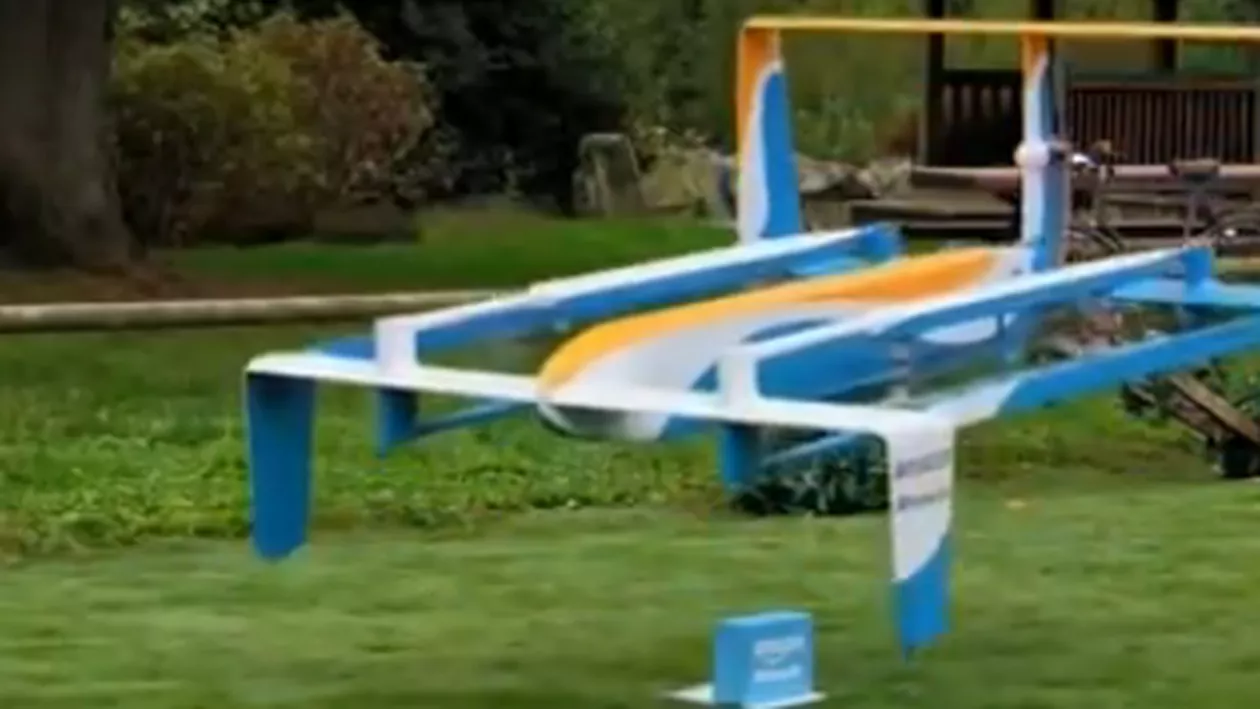 Drona poștaș, noua invenție a specialiștilor de la Amazon pentru ca pachetele să ajungă rapid la destinaţie (VIDEO)