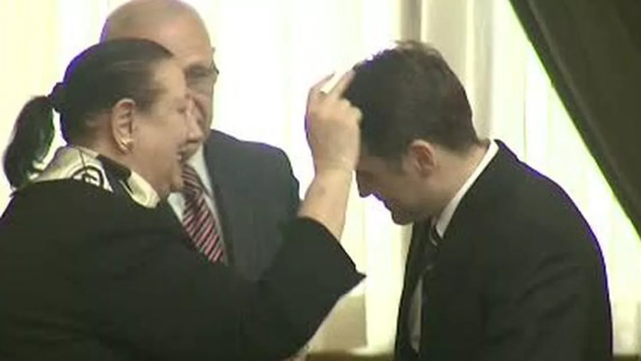 Dan Șova află joi dacă va fi arestat: La ora 10.00 se va reuni plenul Senatului pentru a vota cererile DNA de ridicare a imunității senatorului