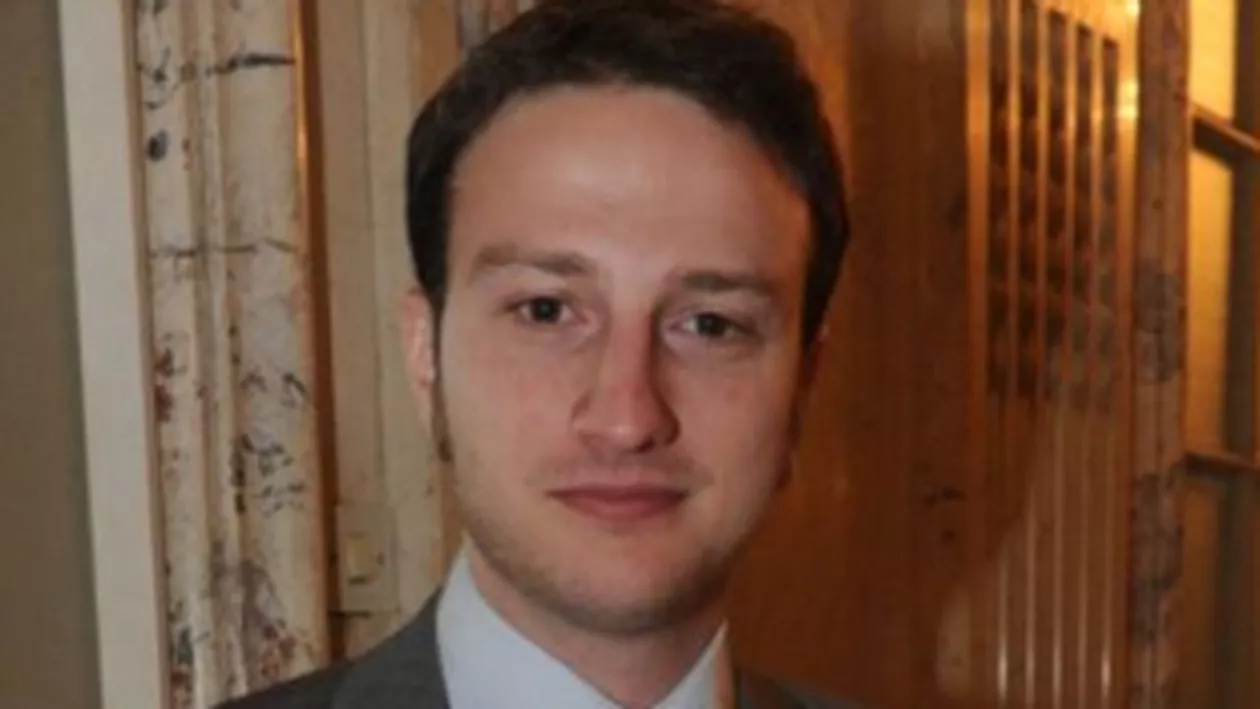 Andrei Tinu, fiul cunoscutului jurnalist Dumitru Tinu, vrea să conducă tineretul social-democrat