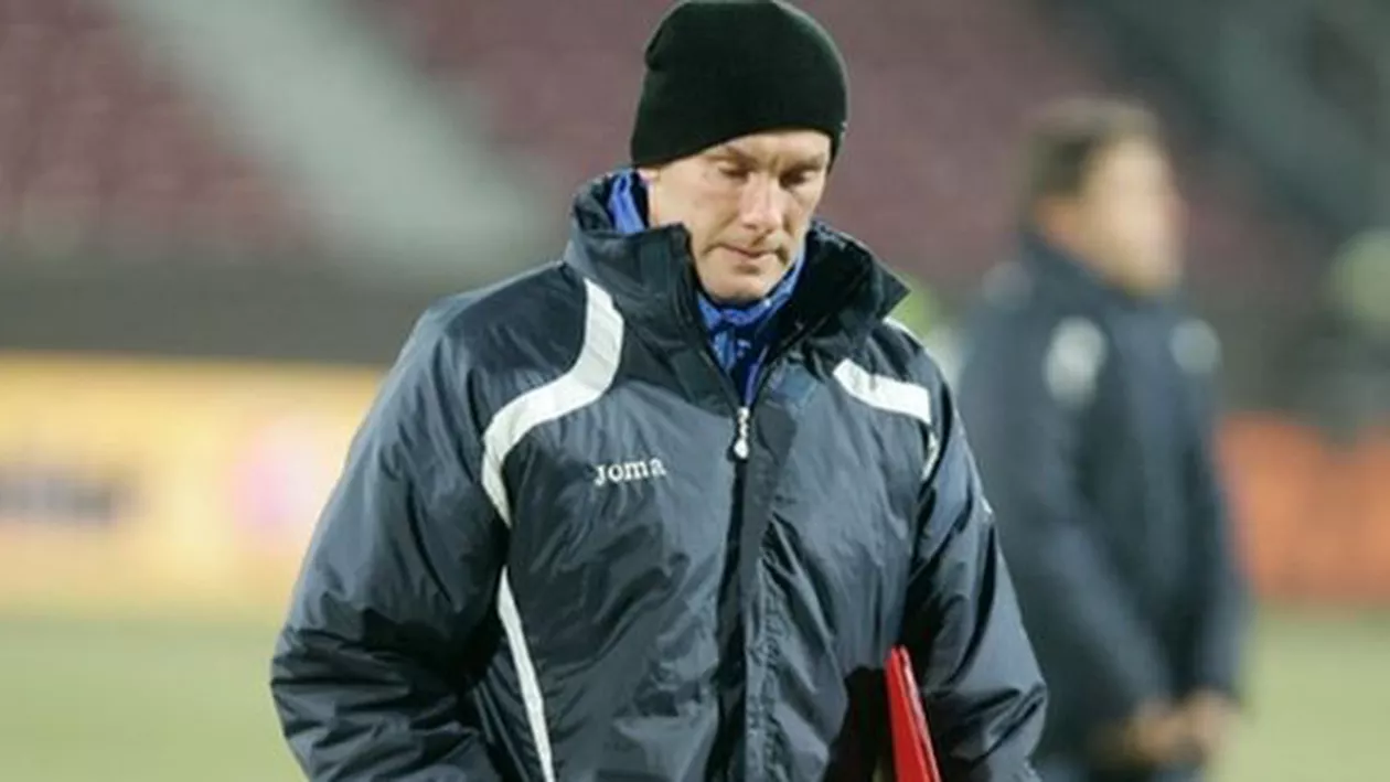 CFR Cluj a încetat colaborarea cu antrenorul principal Francisc Dican şi cu secundul Dan Matei