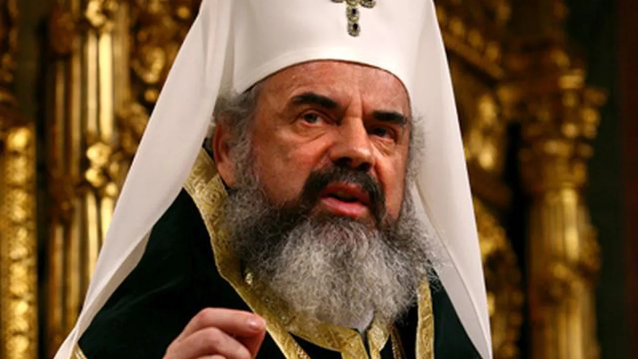 Patriahul Daniel, despre coloana oficială: Dacă lumea este deranjată de acest aspect, noi nu avem nevoie