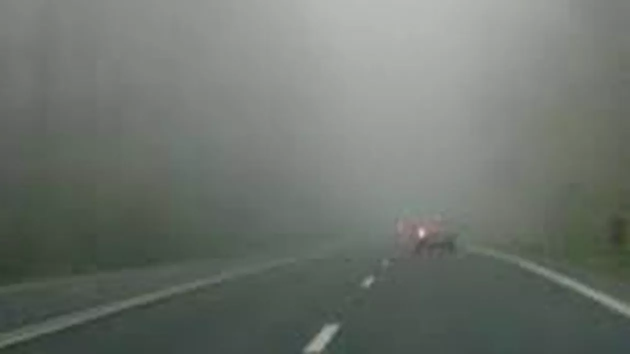 ANM: Cod galben de ceață și vizibilitate redusă pentru 32 de județe, inclusiv municipiul București