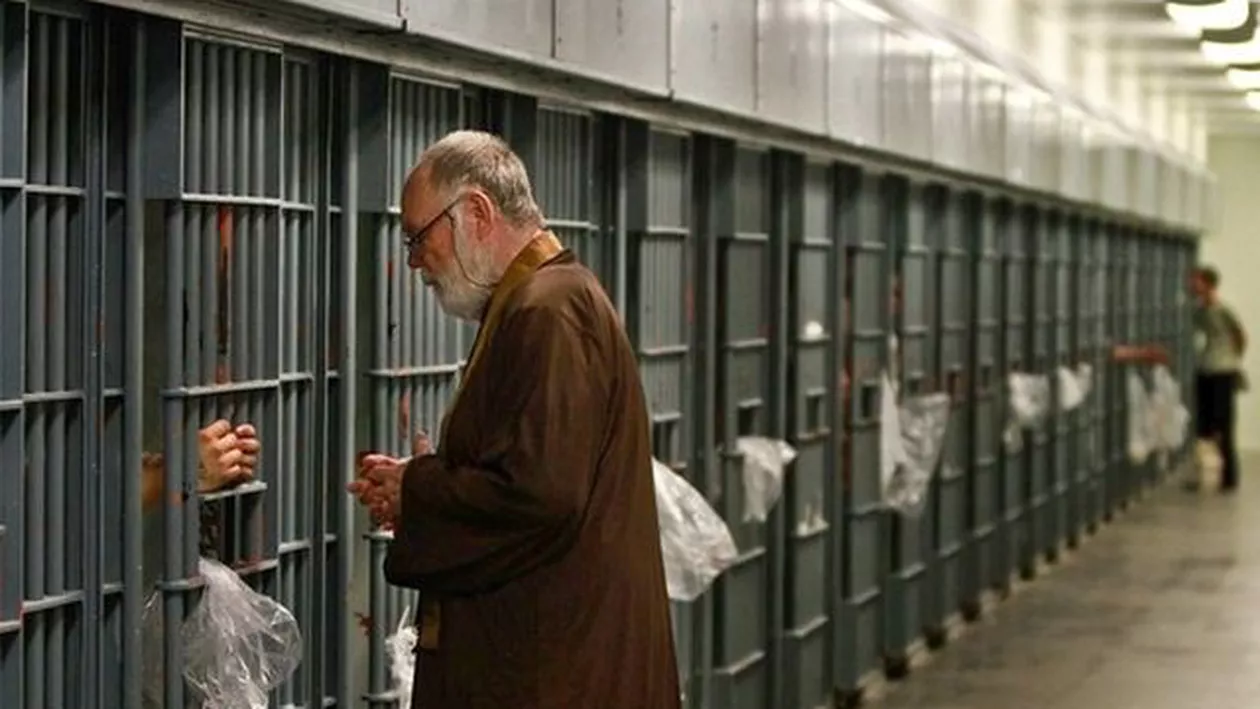 Administrația Națională a Penitenciarelor angajează 14 preoți pentru persoanele private de libertate