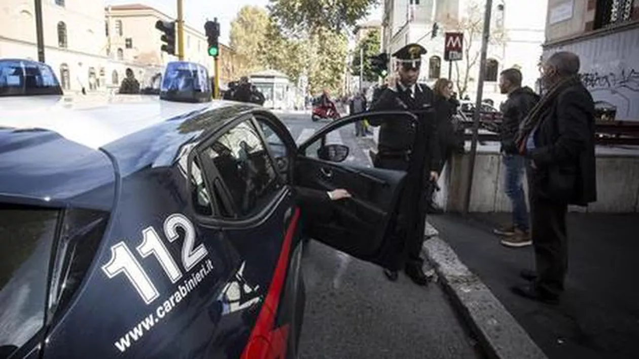 Italia: Trei români au fost arestați, după ce au ucis un manager