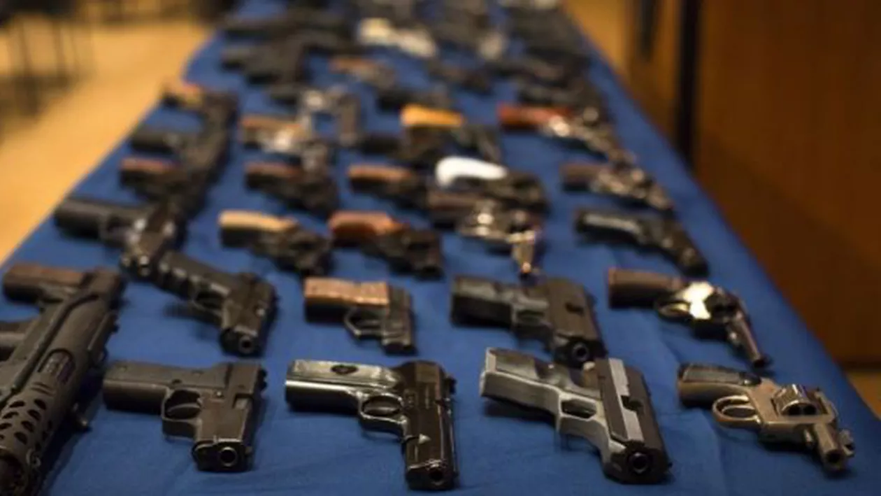 FBI: Record la cererile de verificare ale cumpărării armelor de foc, de Black Friday