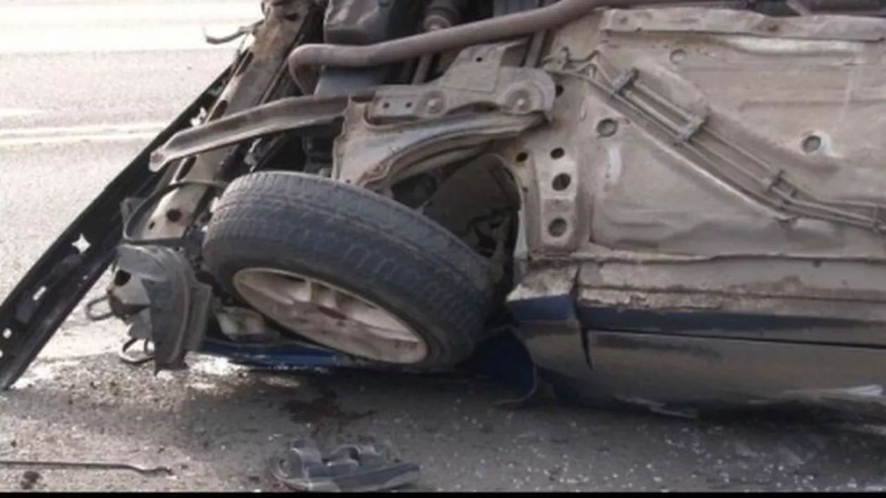 Accident teribil: Un șofer a fost strivit sub greutatea mașinii (VIDEO)